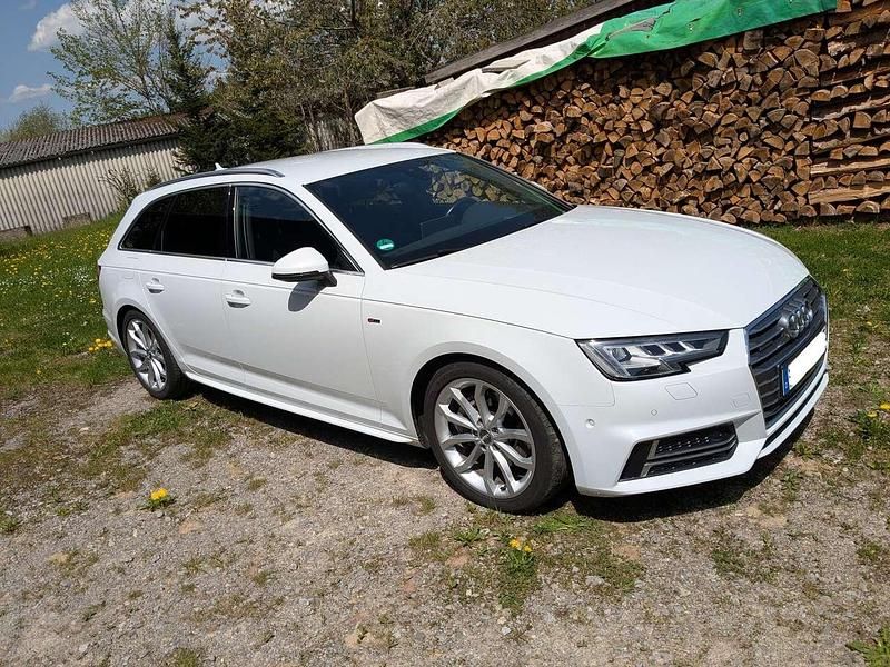 Weiß Gebraucht 2016 Audi A4 Kombi | 18.500 € (Etwas zu teuer) - Bild 1/4