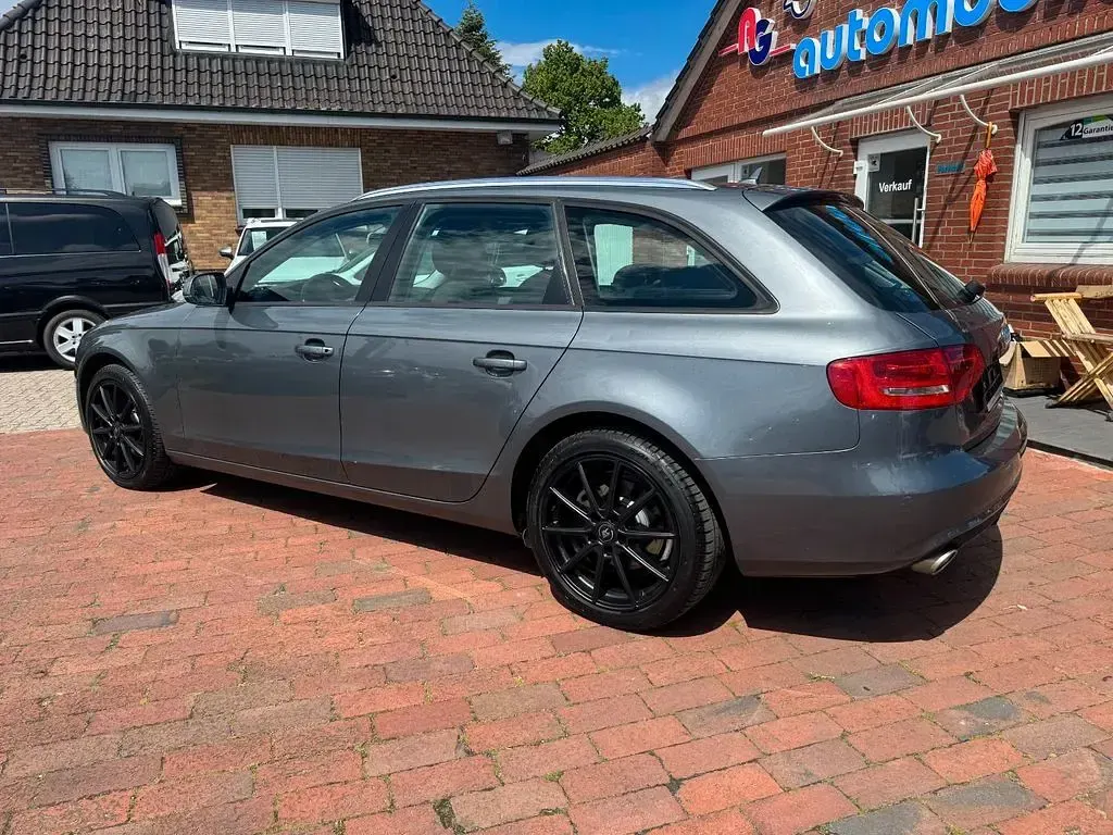Gebraucht Audi A4 Attraction 245 PS (180 kW) 2012 Grau Kombi