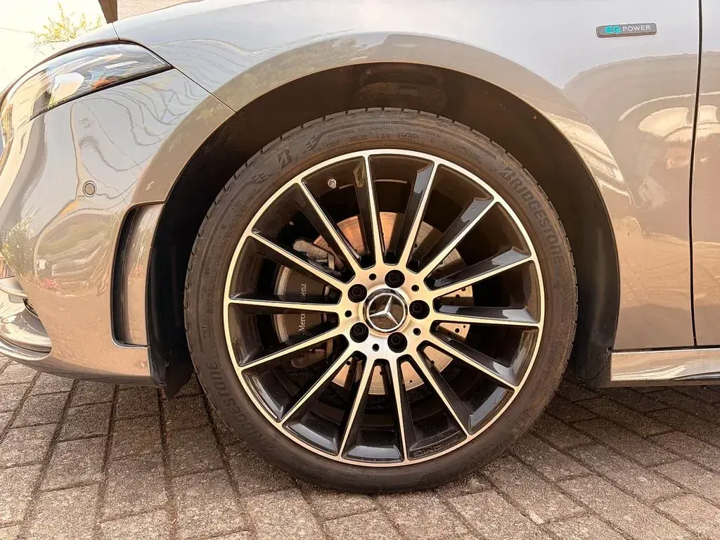Gebraucht Mercedes A250 AMG line 218 PS (160 kW) 2021 Grau Limousine