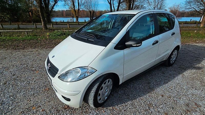 Weiß Gebraucht 2005 Mercedes A180 Kleinwagen | 1.900 € (Etwas zu teuer) - Bild 1/4