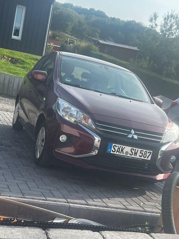 Rot Gebraucht 2021 Mitsubishi Space Star Top Limousine | 10.000 € (Guter Preis) - Bild 1/4