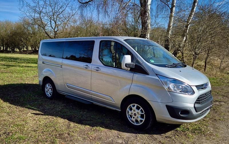 Gebraucht Ford Tourneo Titanium 155 PS (114 kW) 2014 Grau Van / Kleinbus
