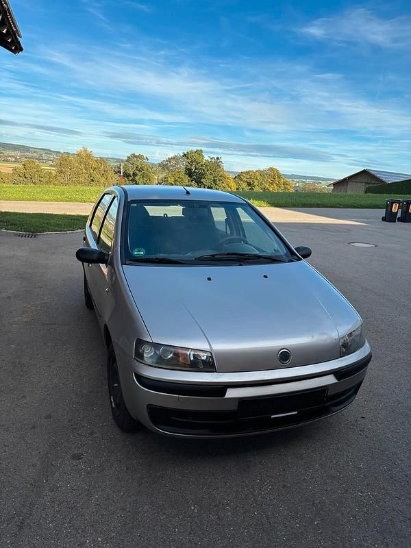 Grau Gebraucht 2002 Fiat Punto Kleinwagen | 1.700 € (Etwas zu teuer) - Bild 1/4