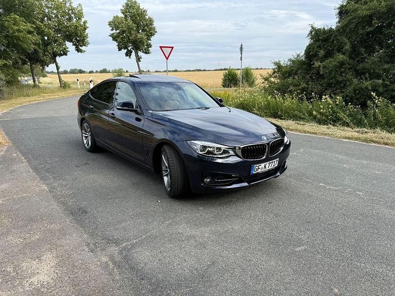 Blau Gebraucht 2018 BMW 340 Gran Turismo Sport Line Limousine | 29.999 € (Fairer Preis) - Bild 1/4
