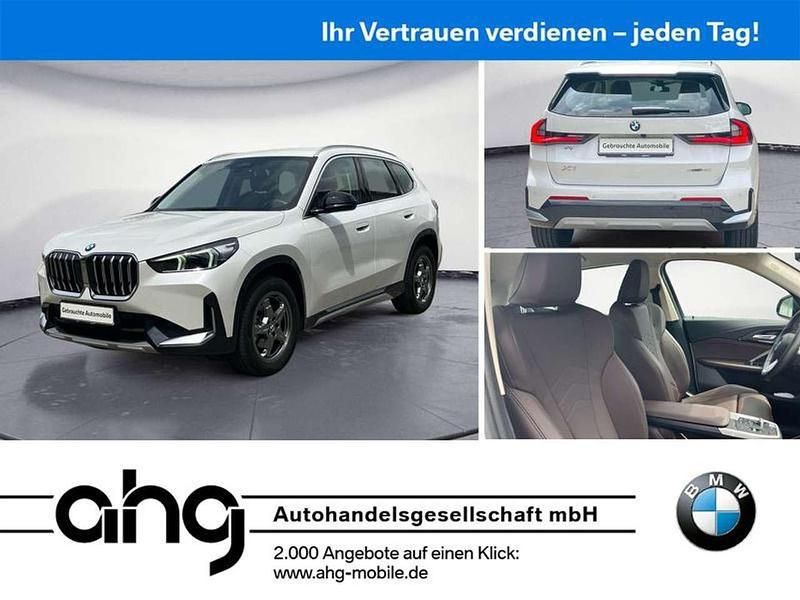 Weiß Gebraucht 2022 BMW X1 Sport Line SUV | 32.550 € (Teuer) - Bild 1/4