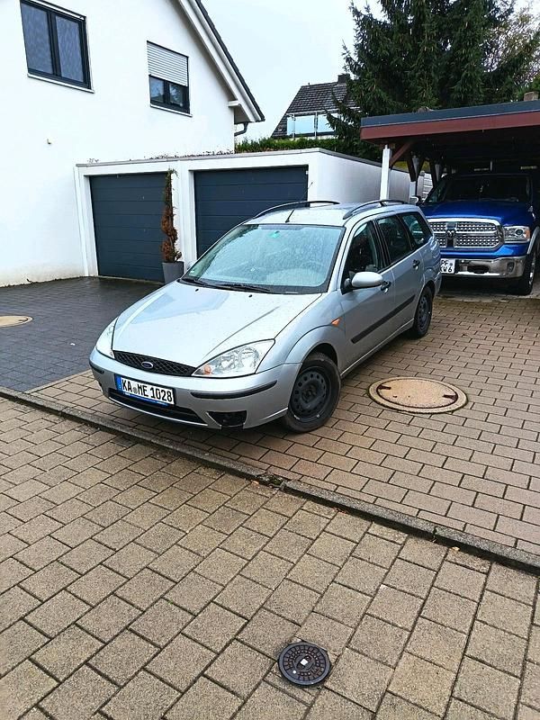 Silber Gebraucht 2003 Ford Focus Kombi | 1.400 € (Guter Preis) - Bild 1/4