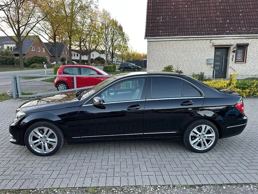 Gebraucht Mercedes C300 Avantgarde 231 PS (169 kW) 2012 Schwarz Limousine
