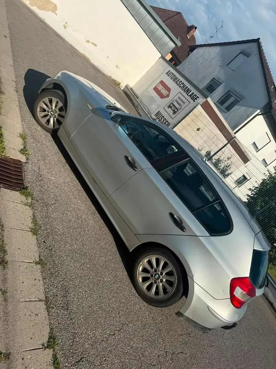 Gebraucht BMW 118 122 PS (89 kW) 2006 Grau Kleinwagen
