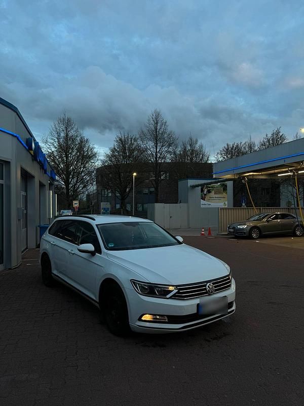 Gebraucht VW Passat 150 PS (110 kW) 2015 Weiß Kombi
