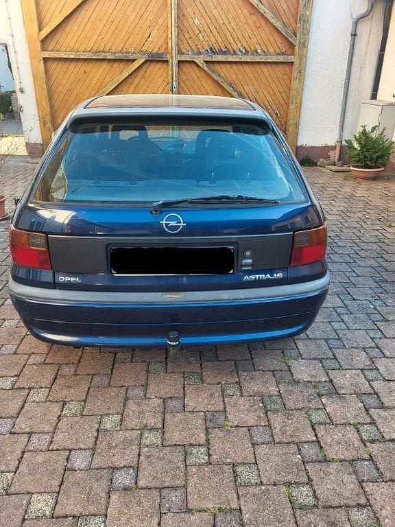 Second-hand Opel Astra 75 CP (55 kW) 1997 Albastru Berlinǎ