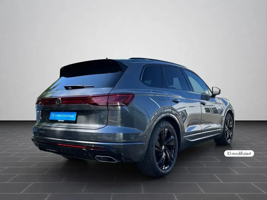Gebraucht VW Touareg R-line 286 PS (210 kW) 2025 Siliziumgrau metallic (metallic) SUV
