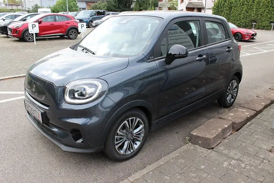 Neu Leapmotor T03 69 kW (95 PS) 2026 Grau Kleinwagen