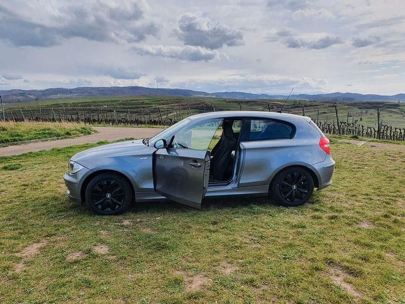 Gebraucht BMW 120 Basis 170 PS (125 kW) 2009 Grau Kleinwagen