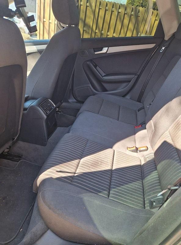 Gebraucht Audi A4 Ambiente 120 PS (88 kW) 2014 Grau Kombi