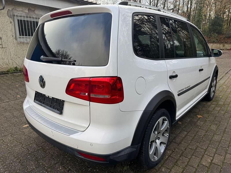 Gebraucht VW Touran Cross 140 PS (102 kW) 2013 Weiß Van / Kleinbus