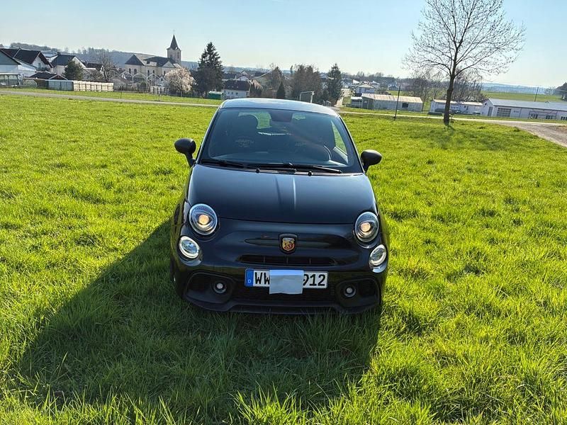 Second-hand Abarth 695 179 CP (131 kW) 2024 Negru Hatchback