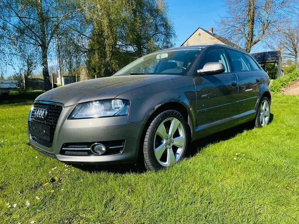 Używany Audi A3 105 KM (77 kW) 2011 Beżowy Hatchback