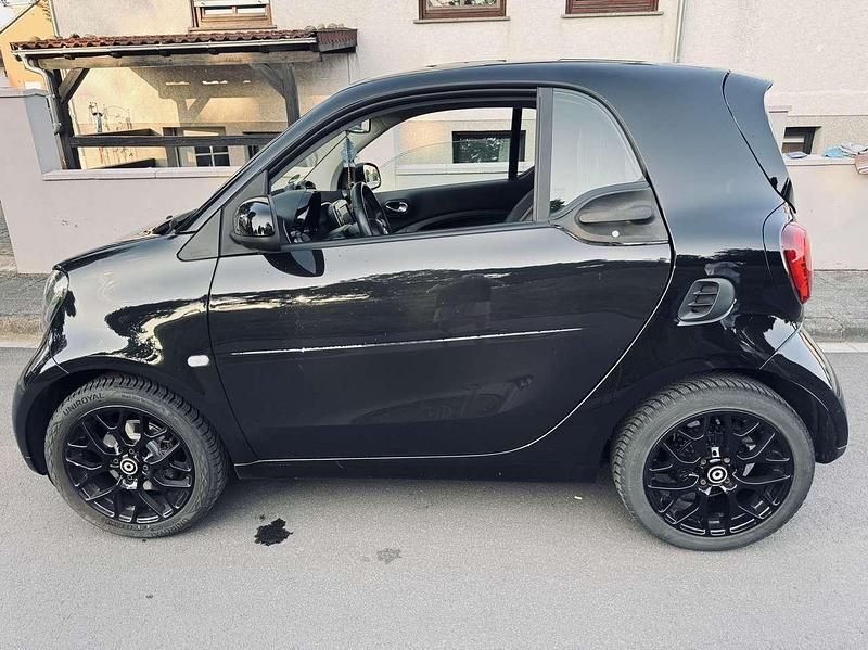 Gebraucht Smart ForTwo Coupé 71 PS (52 kW) 2019 Schwarz Coupé