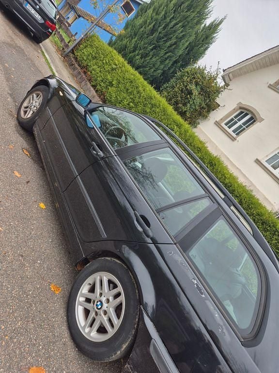 Schwarz Gebraucht 2004 BMW 316 Kombi | 2.900 € (Fairer Preis) - Bild 1/4
