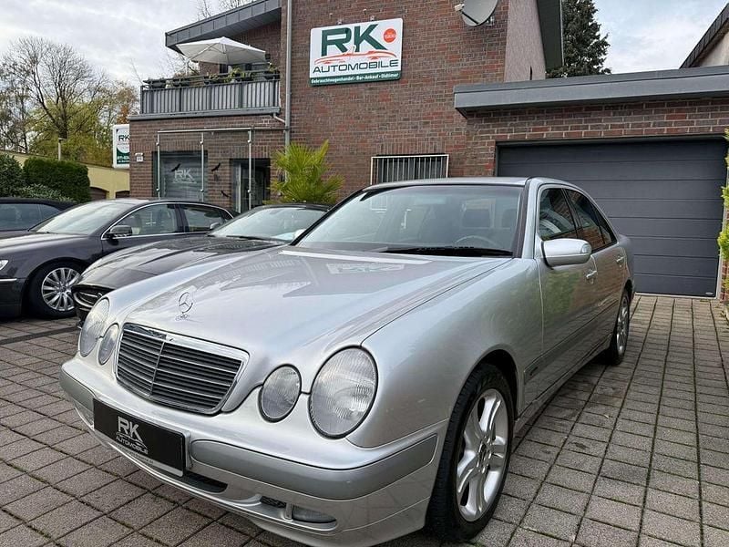 Silber Gebraucht 2000 Mercedes E200 Classic Limousine | 4.500 € (Superpreis) - Bild 1/4