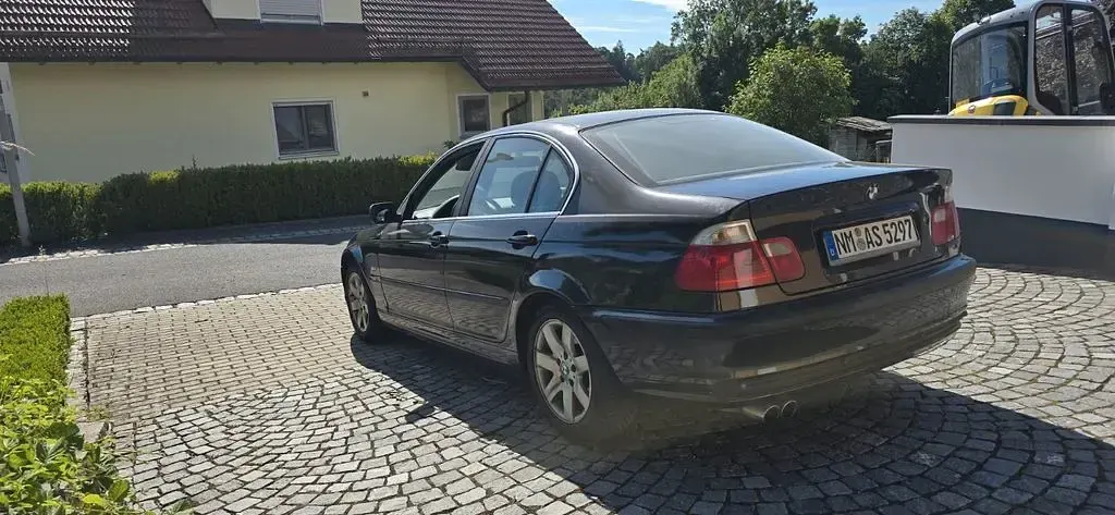 Gebraucht BMW 320 170 PS (125 kW) 2001 Schwarz Limousine