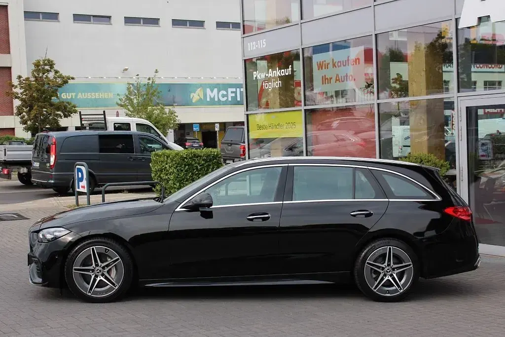 Gebraucht Mercedes C300 AMG Line Premium 265 PS (194 kW) 2024 Schwarz Limousine