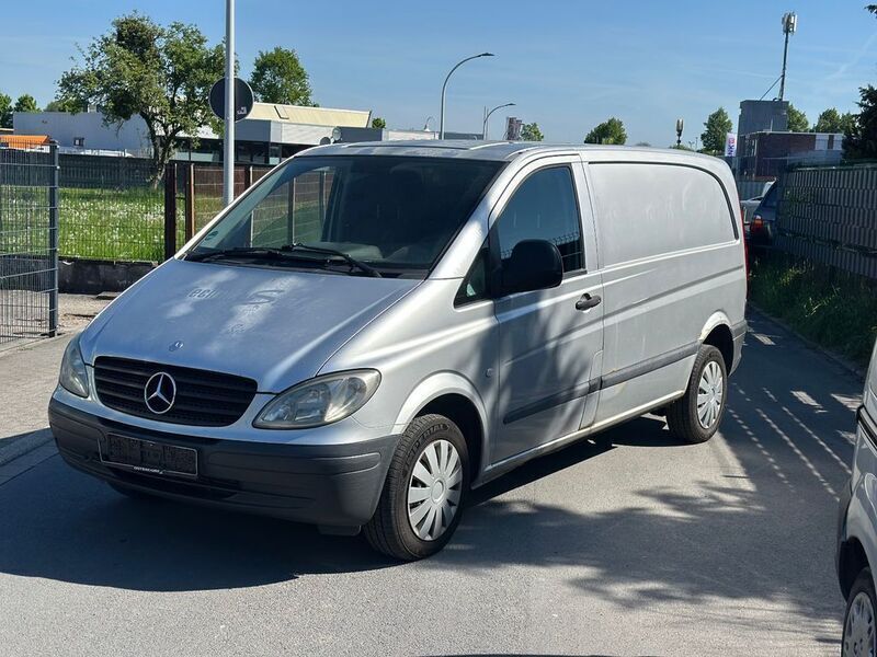 Silber Gebraucht 2004 Mercedes Vito Van / Kleinbus | 2.700 € (Guter Preis) - Bild 1/4