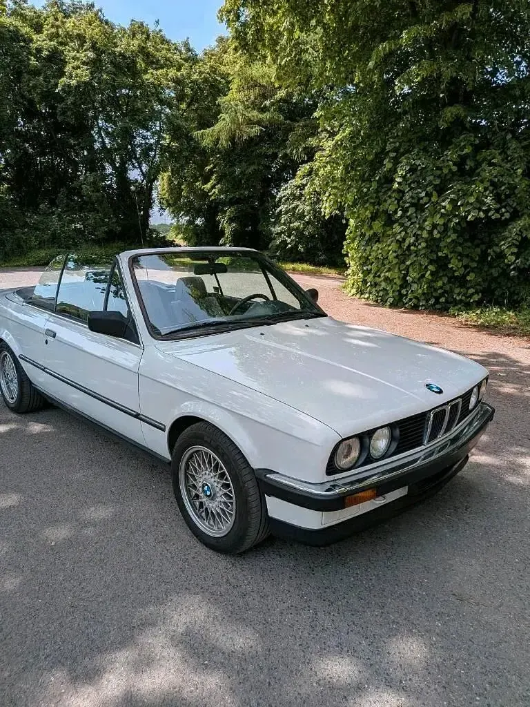 Gebraucht BMW 320 Cabriolet 129 PS (94 kW) 1988 Weiß Cabrio