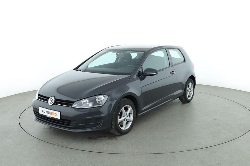 Grau Gebraucht 2015 VW Golf VII Trendline Limousine | 11.050 € (Guter Preis) - Bild 1/3