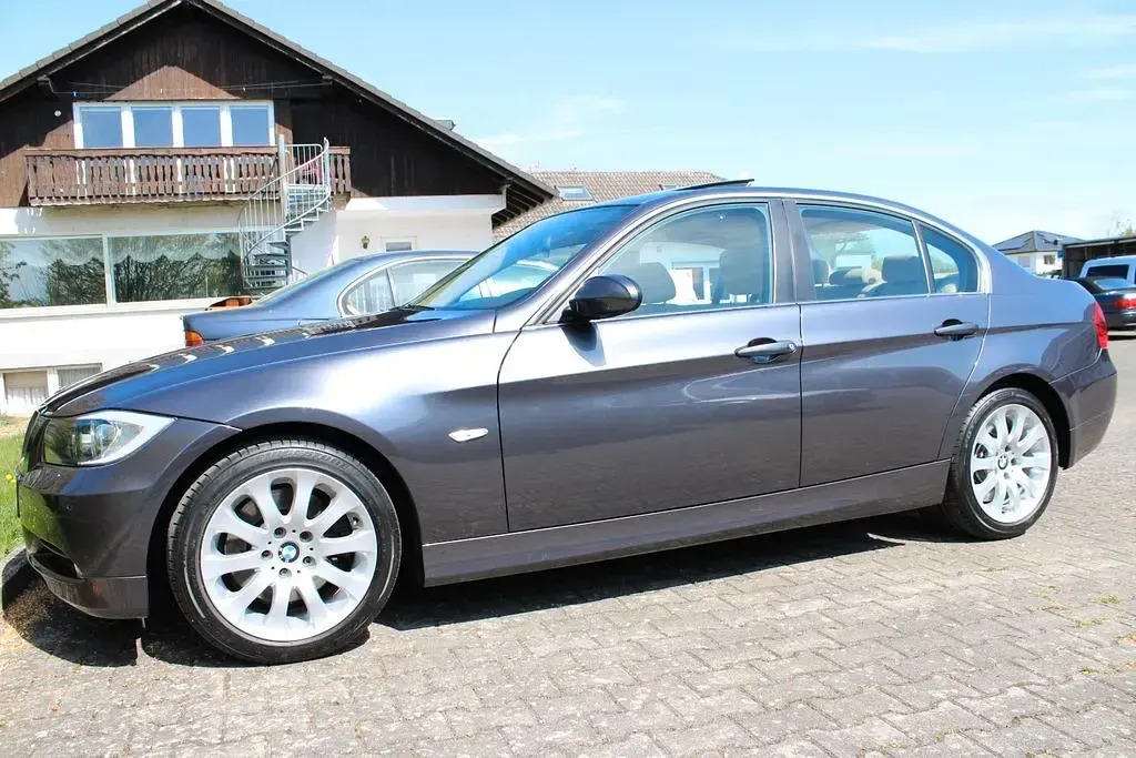 Używany BMW 330 258 KM (189 kW) 2005 Szary Sedan/Limuzyna