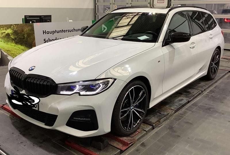 Gebraucht BMW 330 M Sport 258 PS (189 kW) 2021 Weiß Kombi