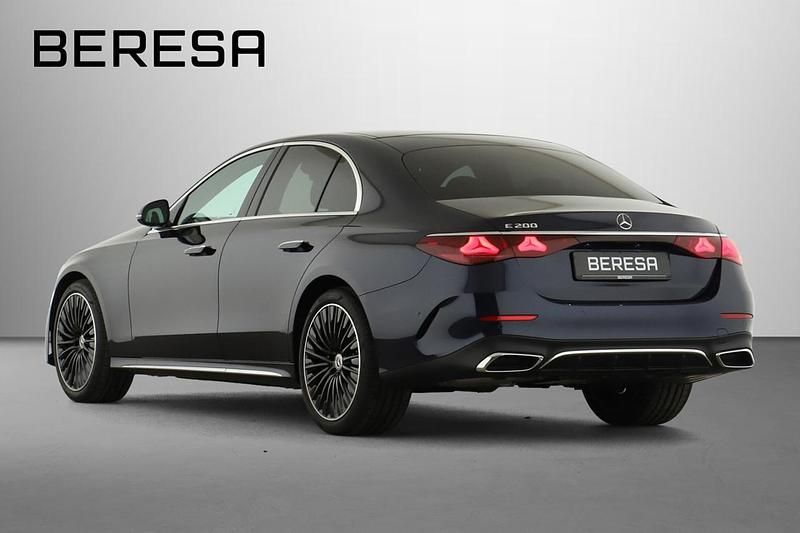 Gebraucht Mercedes E200 AMG 204 PS (150 kW) 2024 Blau Limousine