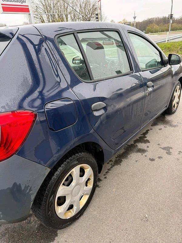 Gebraucht Dacia Sandero 75 PS (55 kW) 2014 Blau Limousine