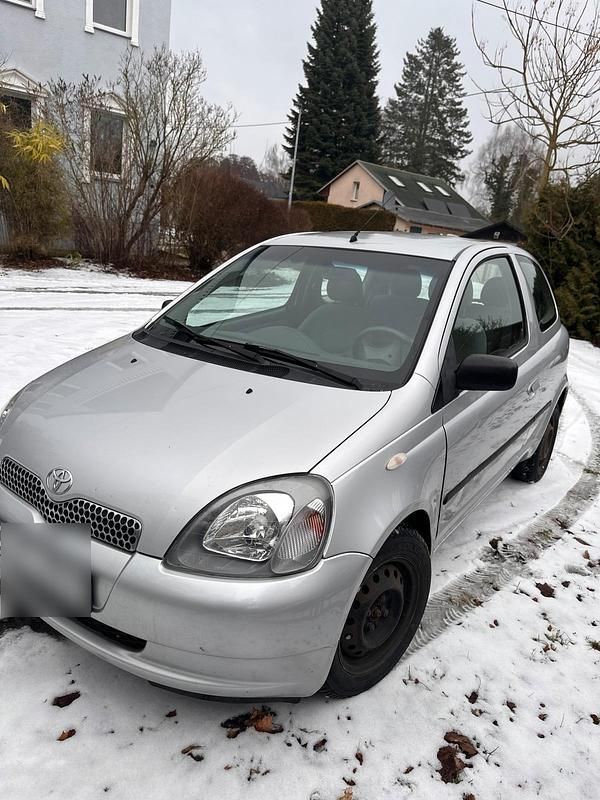 Gebraucht Toyota Yaris Sol 85 PS (62 kW) 2000 Silber Kleinwagen