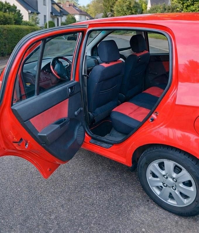 Second-hand Hyundai Getz 2009 Roșu Hatchback