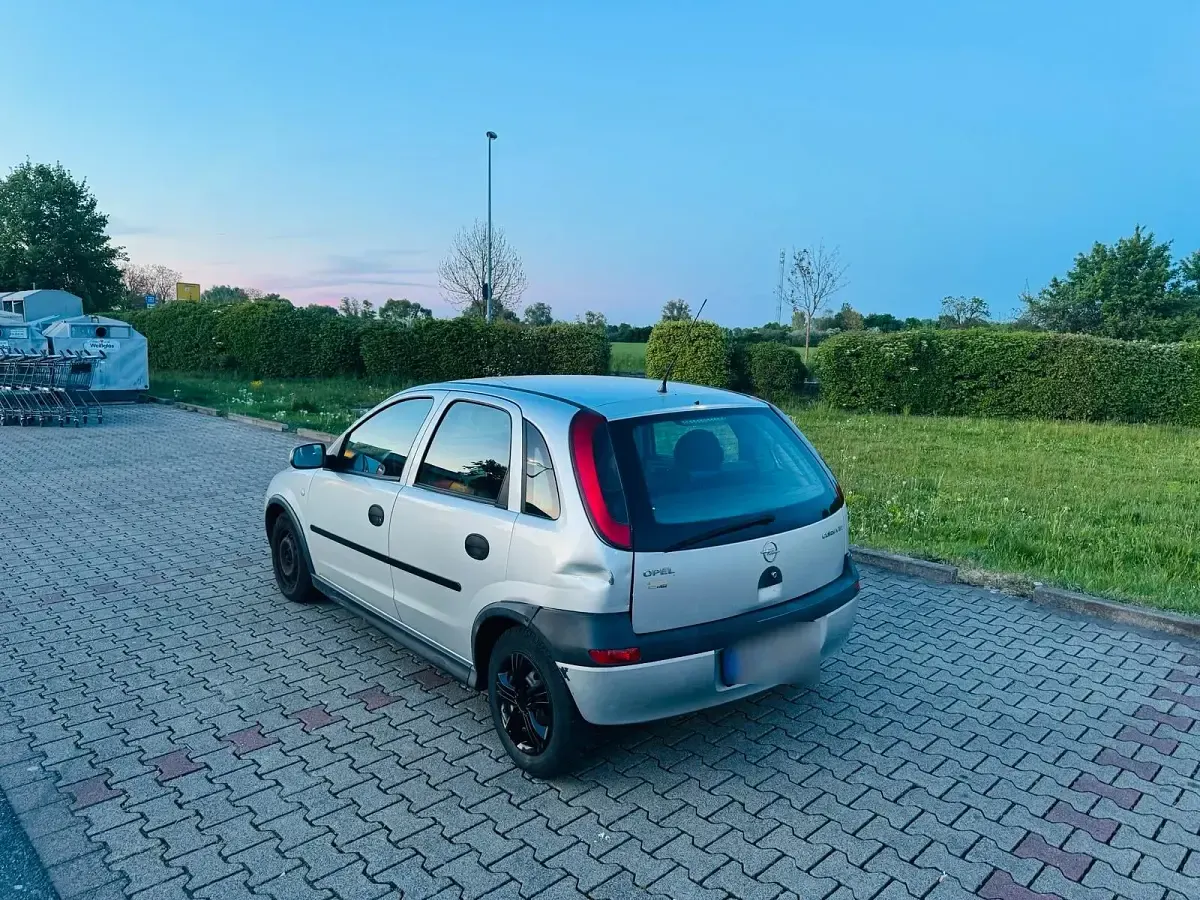 Gebraucht Opel Corsa 75 PS (55 kW) 2002 Silber Kleinwagen