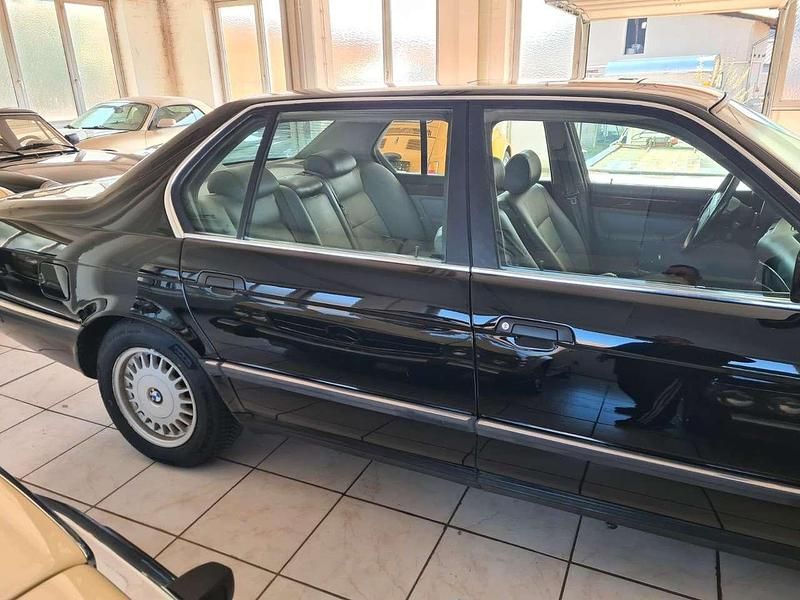 Gebraucht BMW 735L 218 PS (160 kW) 1989 Schwarz Limousine