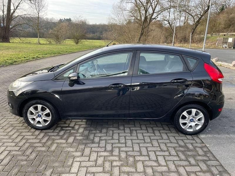 Schwarz Gebraucht 2009 Ford Fiesta Trend Limousine | 1.950 € (Guter Preis) - Bild 1/4