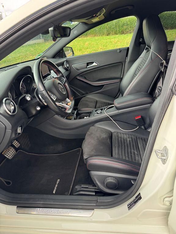 Weiß Gebraucht 2017 Mercedes CLA220 Shooting Brake Kombi | 20.800 € (Guter Preis) - Bild 1/4