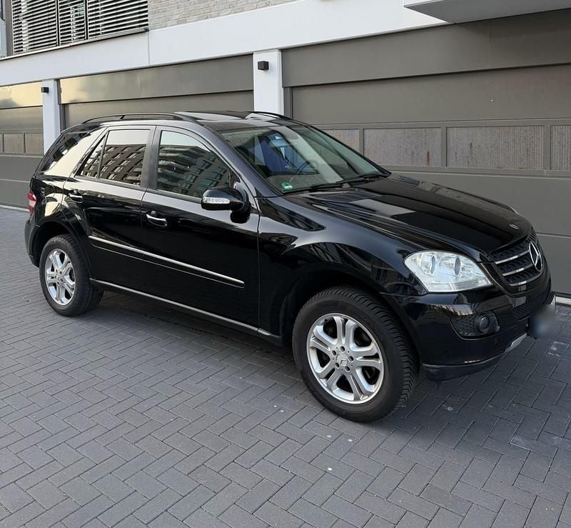 Gebraucht Mercedes ML350 272 PS (200 kW) 2006 Schwarz SUV