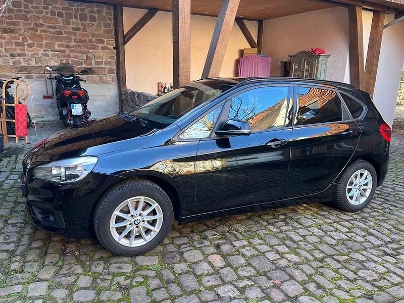 Schwarz Gebraucht 2015 BMW 218 Active Tourer Van / Kleinbus | 8.600 € (Superpreis) - Bild 1/4