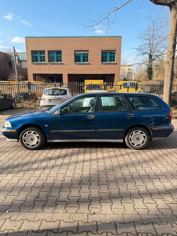 Gebraucht Volvo V40 1998 Blau Kombi
