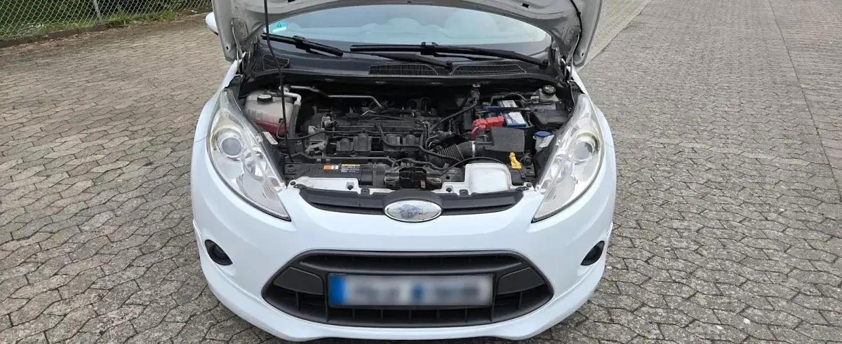 Gebraucht Ford Fiesta 120 PS (88 kW) 2009 Weiß Kleinwagen