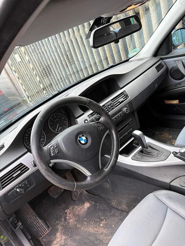 Gebraucht BMW 325 218 PS (160 kW) 2007 Kombi