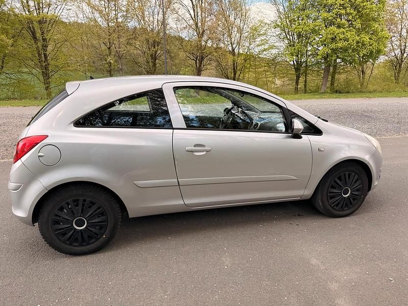 Gebraucht Opel Corsa 80 PS (58 kW) 2008 Silber Kleinwagen