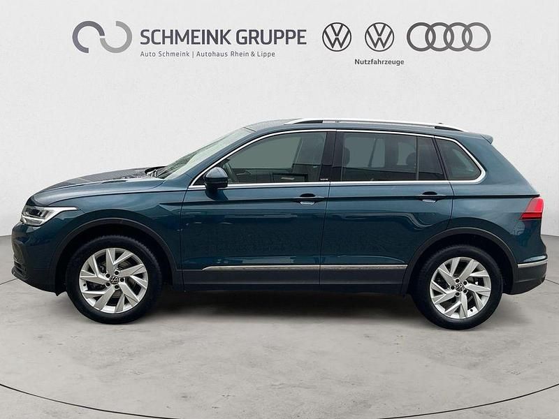 Gebraucht VW Tiguan Move 131 PS (96 kW) 2023 Nightshade blue metallic SUV