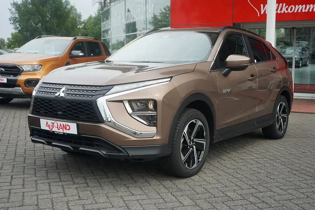 Gebraucht Mitsubishi Eclipse Cross Basis 188 PS (138 kW) 2022 Braun SUV