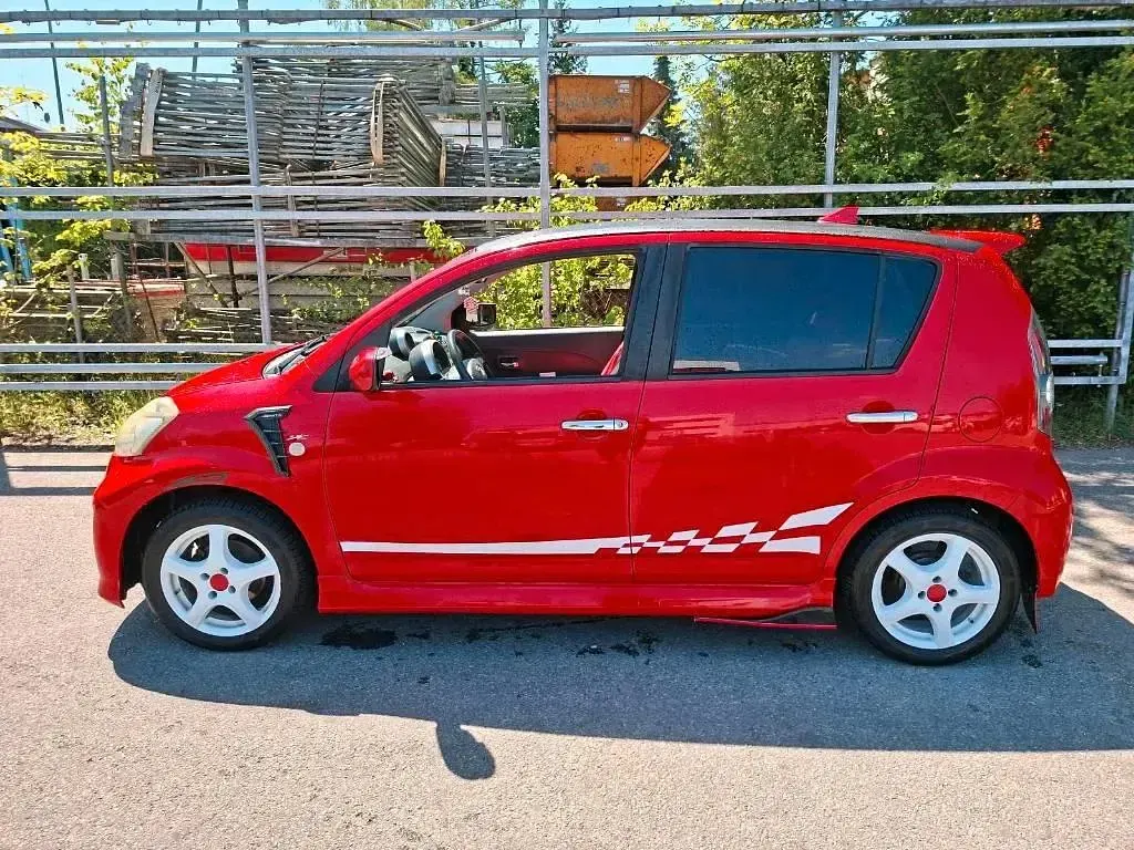 Gebraucht Daihatsu Sirion 87 PS (63 kW) 2005 Rot Kleinwagen