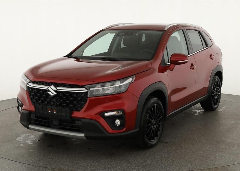 Energetic red pearl metallic Gebraucht 2024 Suzuki SX4 S-Cross Comfort SUV | 25.780 € (Fairer Preis) - Bild 1/4