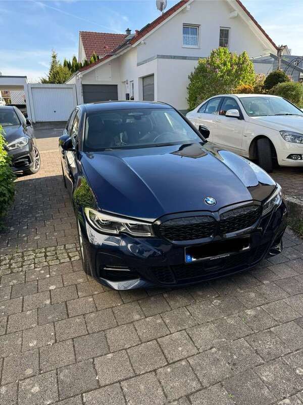 Blau Gebraucht 2020 BMW 320 M Sport Limousine | 35.000 € (Teuer) - Bild 1/1